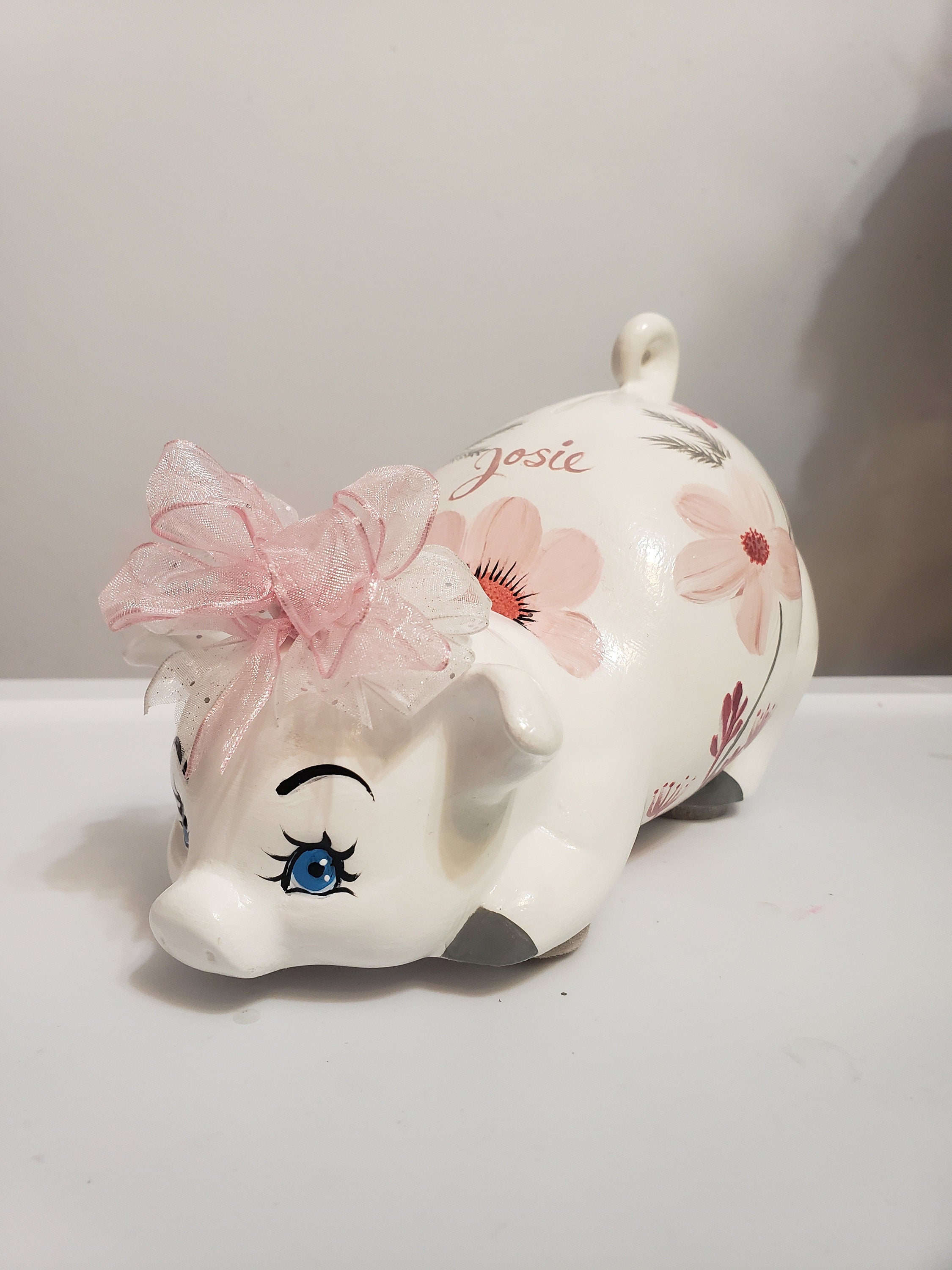 Piggy bank/personalized piggy bank/custom piggy bank/girls piggy bank/ceramic piggy bank/baby gift/baby shower gift/birthday gift