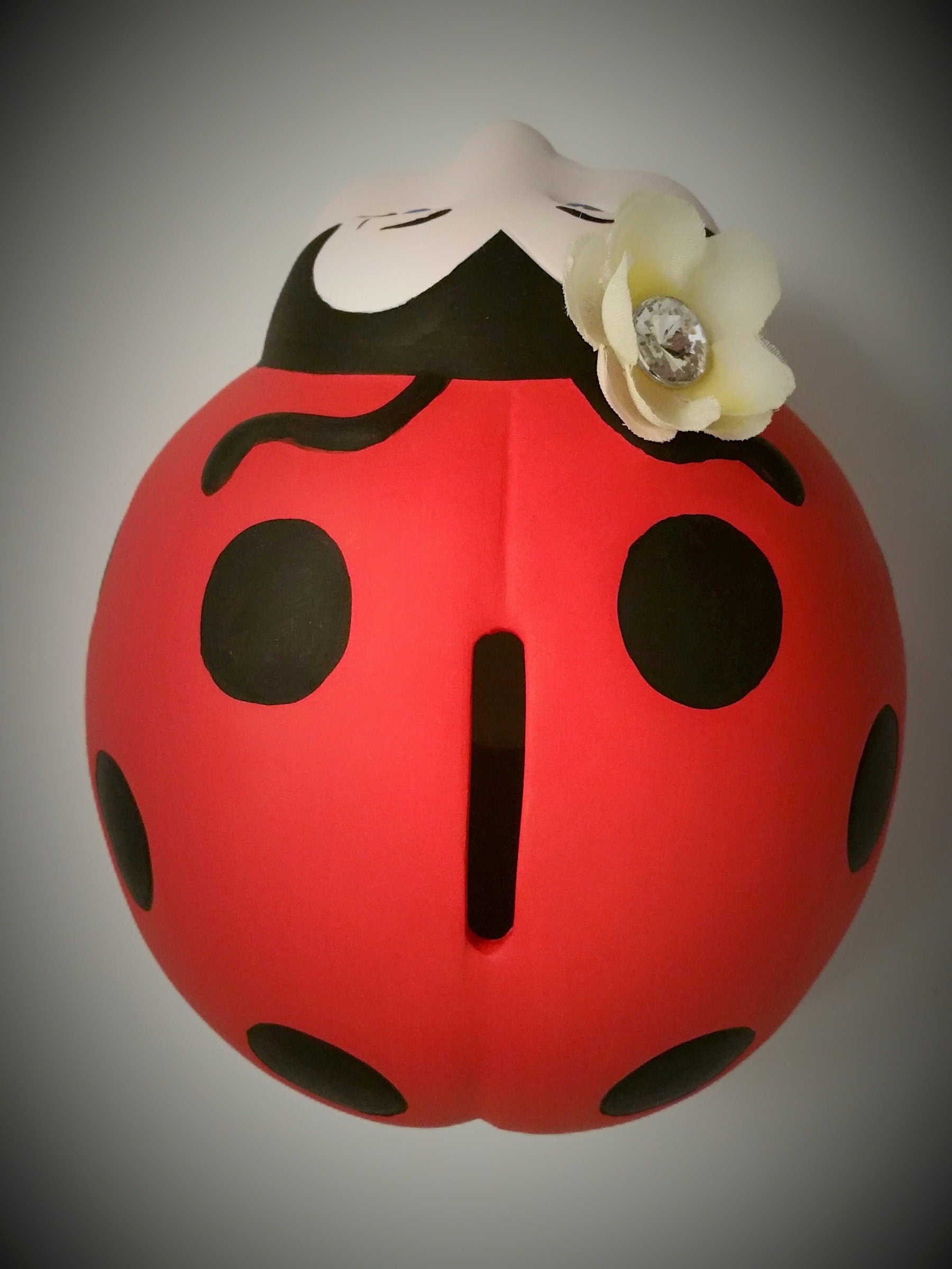 Personalized girls bank/lady bug bank/piggy bank/baby bank/Baby gift/Baby shower gift