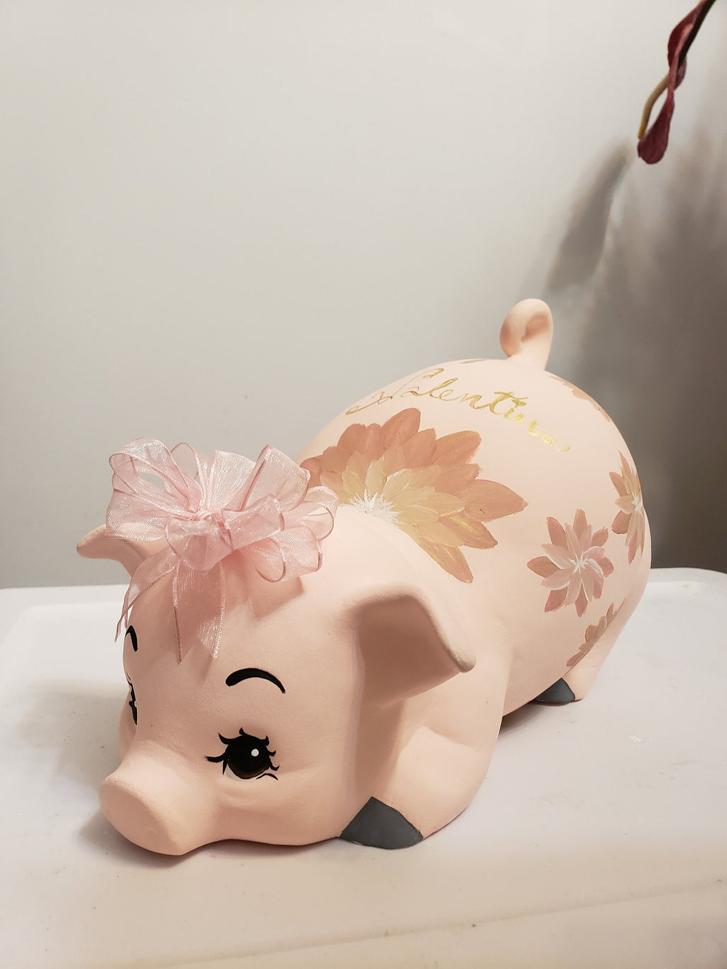 Piggy bank/Small piggy bank/girls piggy bank/ceramics piggy bank/baby gift/baby shower gift