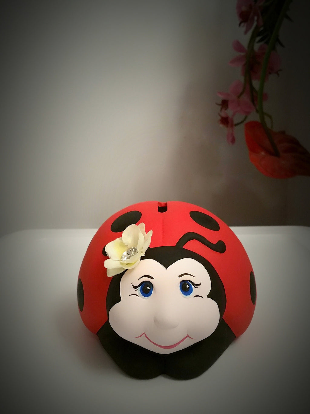 Personalized girls bank/lady bug bank/piggy bank/baby bank/Baby gift/Baby shower gift