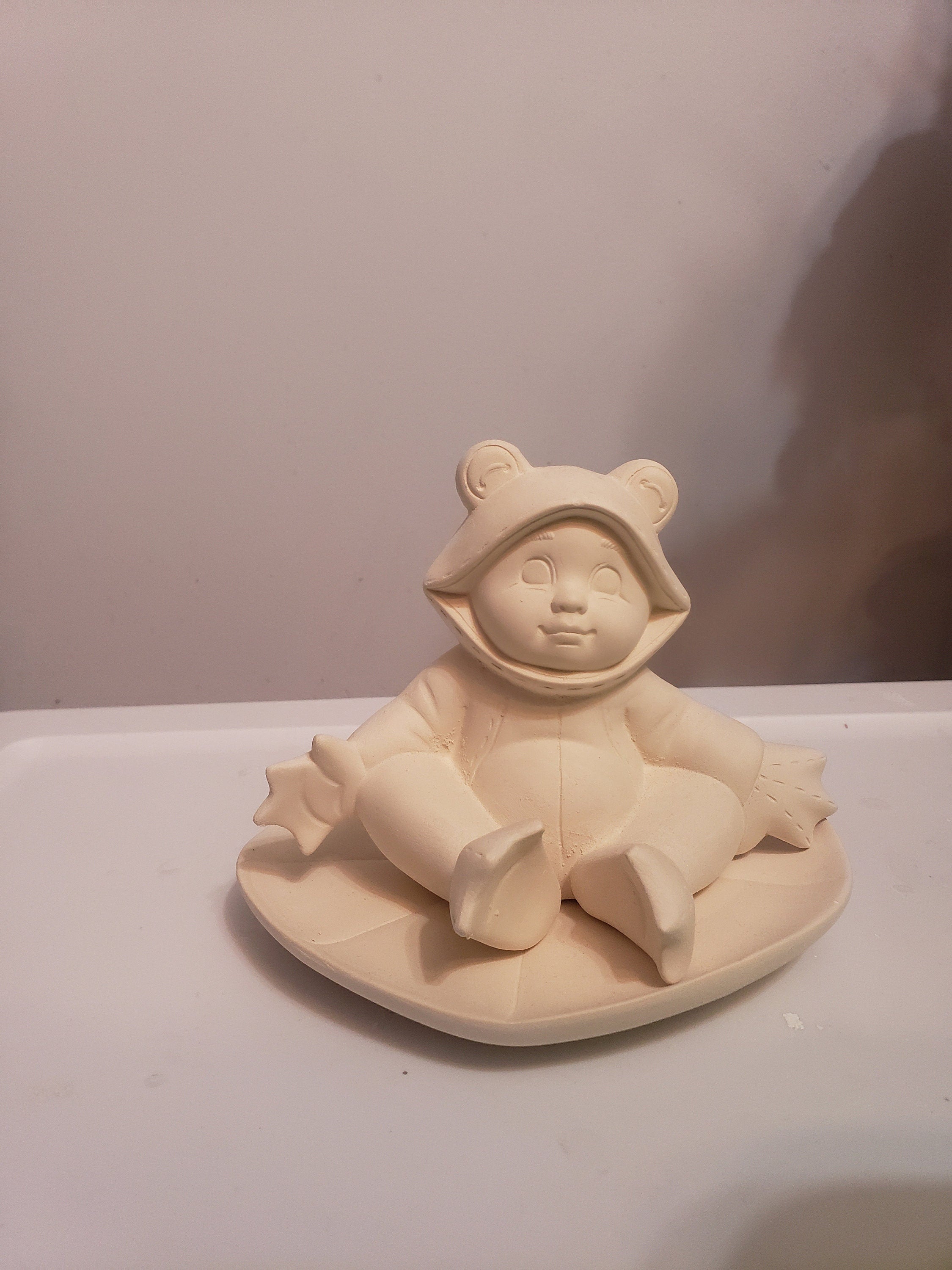 Sweet Tot Frog With Leaf Base (bisque)