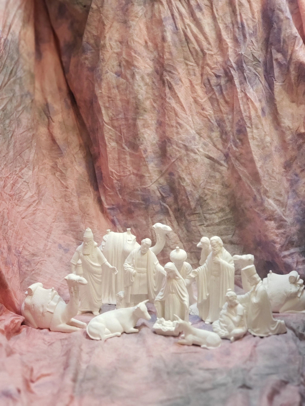 Large Nativity Set - Bisque: 15 Pieces